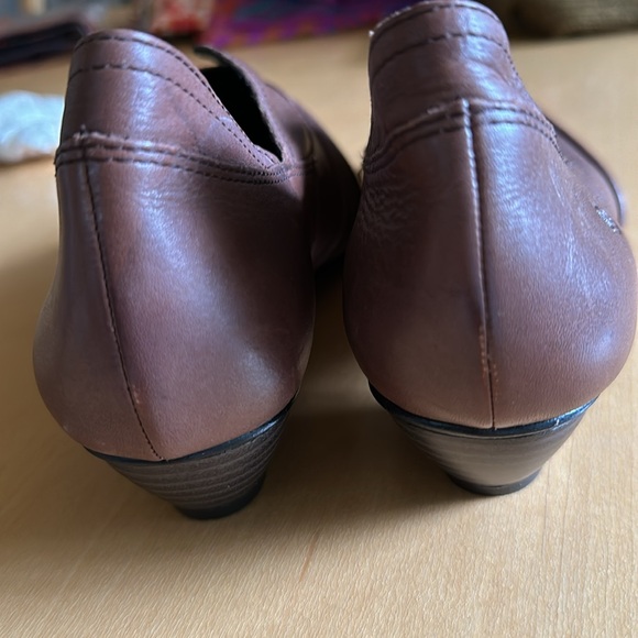Josef Seibel Brown 1” heels - Picture 4 of 4